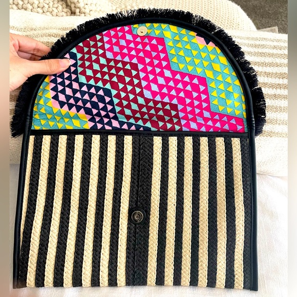 Stella & Dot Awning Clutch - Picture 2 of 4